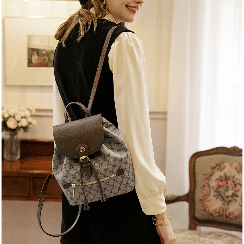 Large-capacity Fashion Trend Leather Backpack