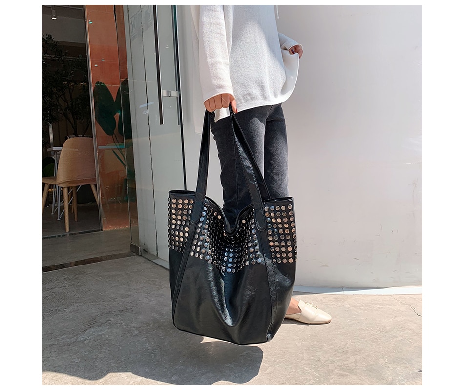 Fashion Rivet Large Capacity Women Shoulder Bag