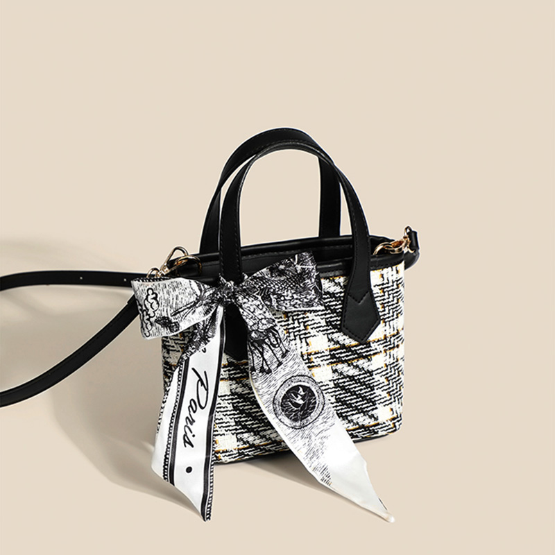 Plaid Large Capacity Shoulder Bag