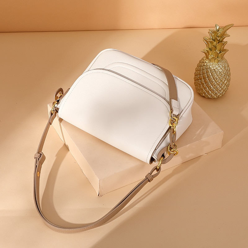Eelegant Acrylic Chain Shoulder Bag